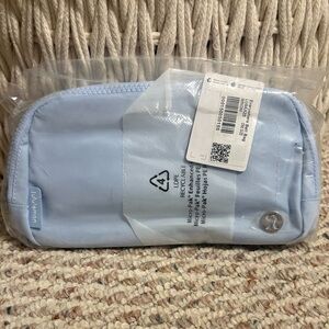 Lululemon Windmill Everywhere Belt Bag
